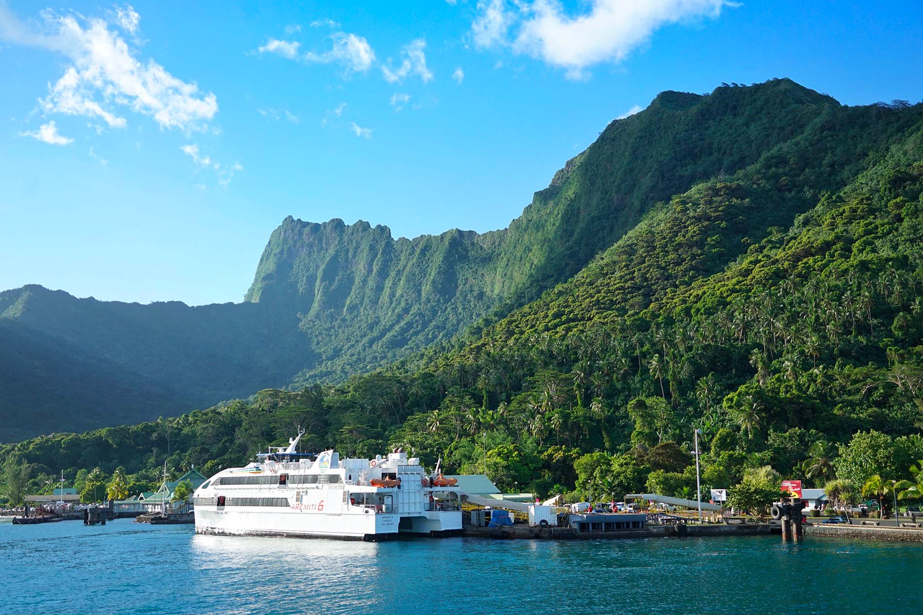 Ferry Tahiti Moorea Hotel Cooks Bay V3